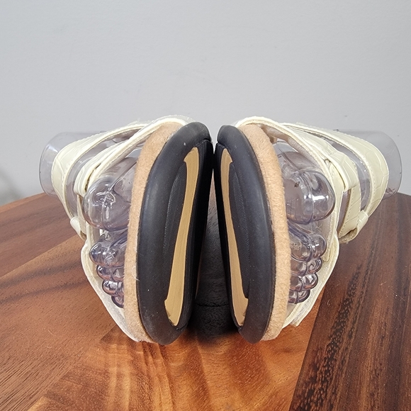 Vionic Cream Sandals Size 7 Comfy Casual - Picture 13 of 16